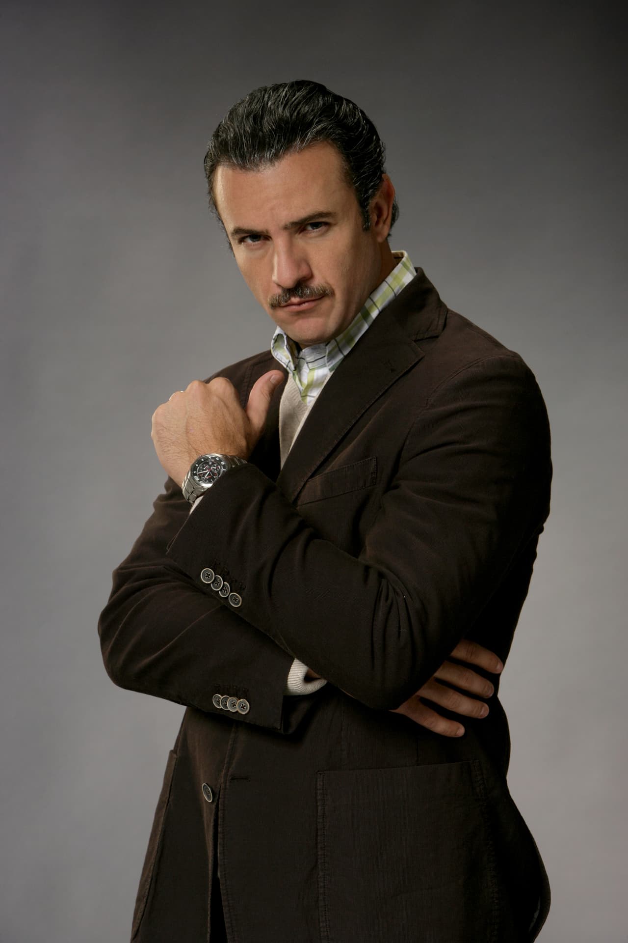 Alejandro Ávila tendrá un amorío con Paty Navidad.