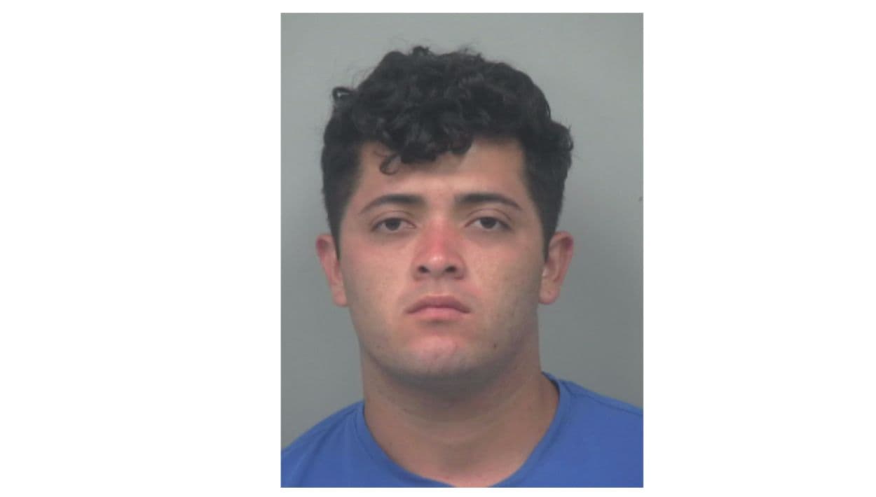 Arrestan a hombre acusado de amenazar con un cuchillo a taxista para evitar pagar el viaje en Norcross