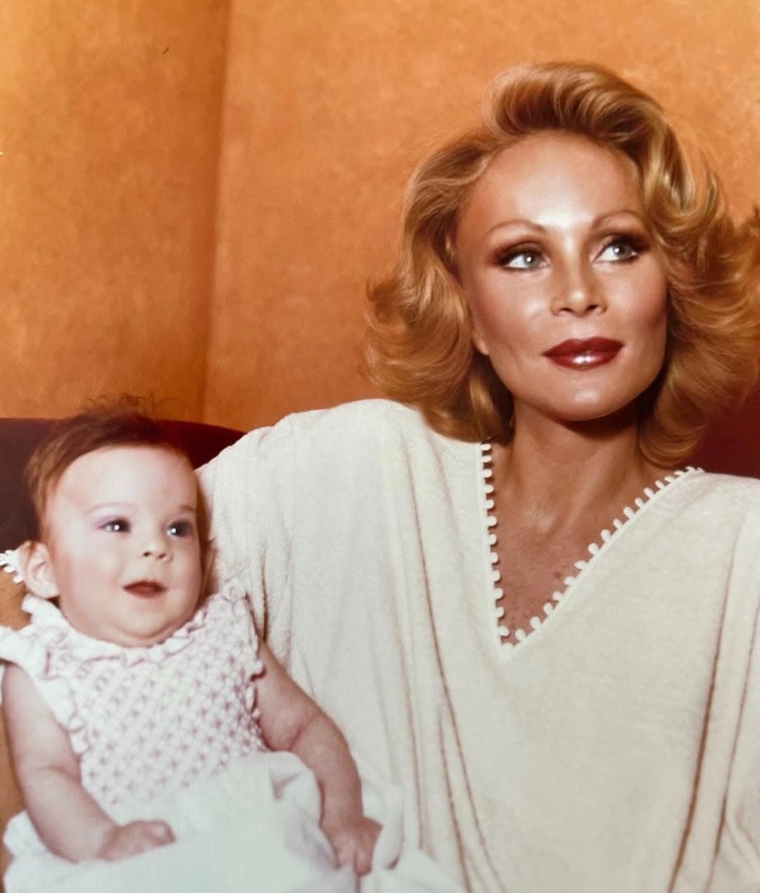 Jocelyne Wildenstein con su hija Diane.