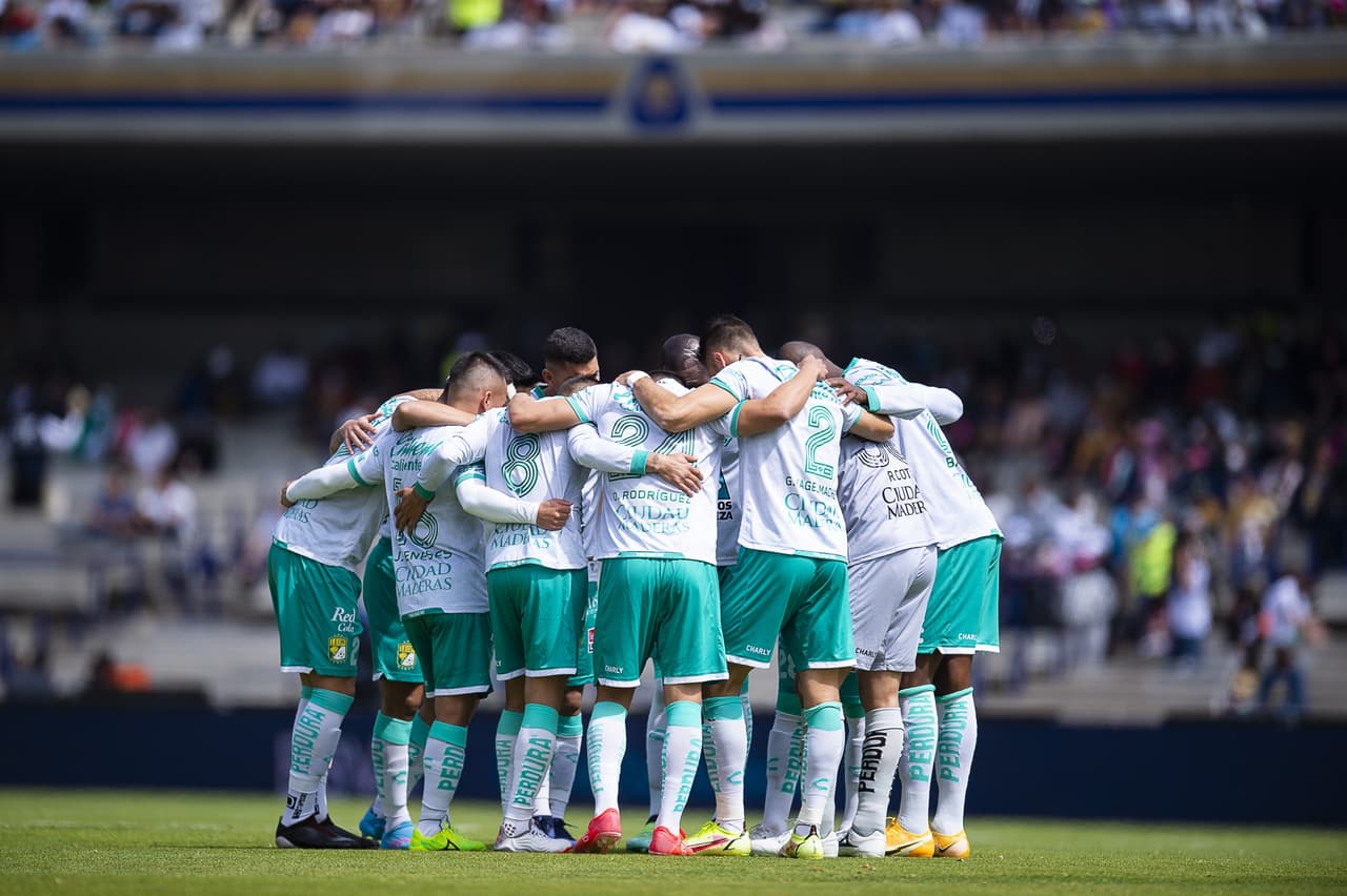 La UNAM se queda con el triunfo sobre León 2-1 durante la Jornada 5 del Torneo de Clausura de la Liga MX. Santiago Colombatto abrió el marcador para la visita al minuto 20’, pero José Rogério de Oliveira (24’) y Arturo Ortiz (45+2’) le dieron el triunfo a los Universitarios en casa.