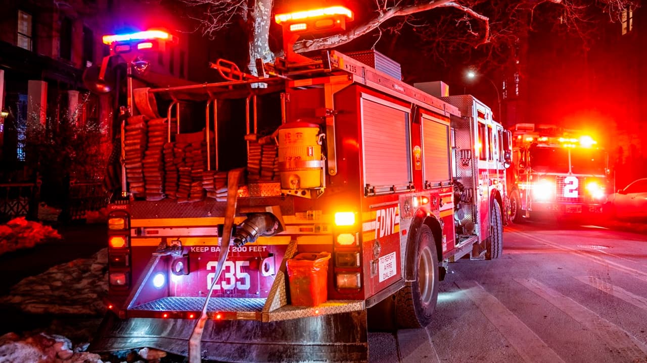 Incendio en Queens deja un hombre de 83 años sin vida; fallaron los hidrantes.