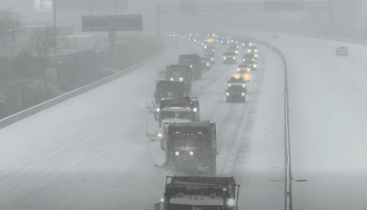 “Philly, quédate en casa si puedes”: Tormenta invernal Fern paraliza Filadelfia