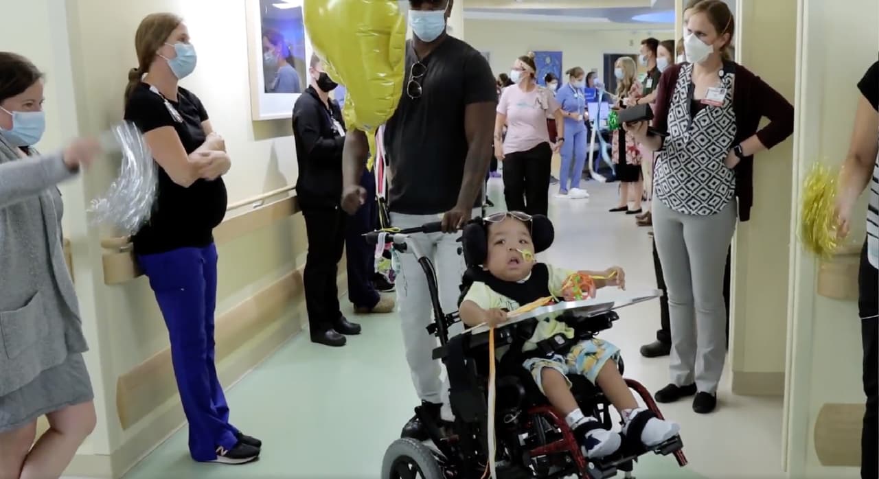 Niño de 3 años pasa 640 días en hospital debido a rara enfermedad congénita