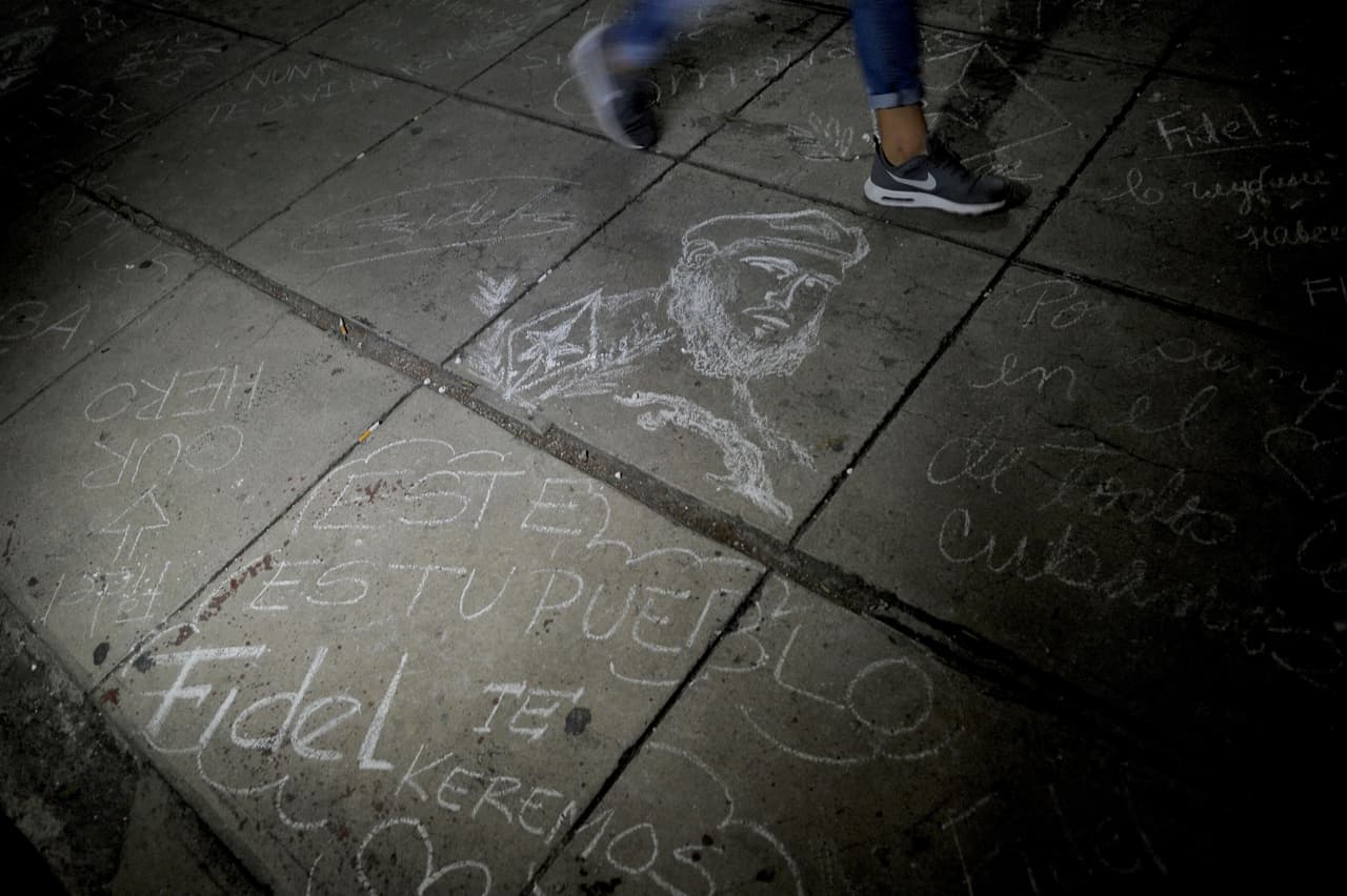 Tras comenzar su revolución, Castro arremetió contra Estados Unidos por apoyar al dictador Batista durante tanto tiempo. “Los estadounidenses pagarán un alto precio por sus acciones”, escribió en una carta a su amiga de confianza, Celia Sánchez.