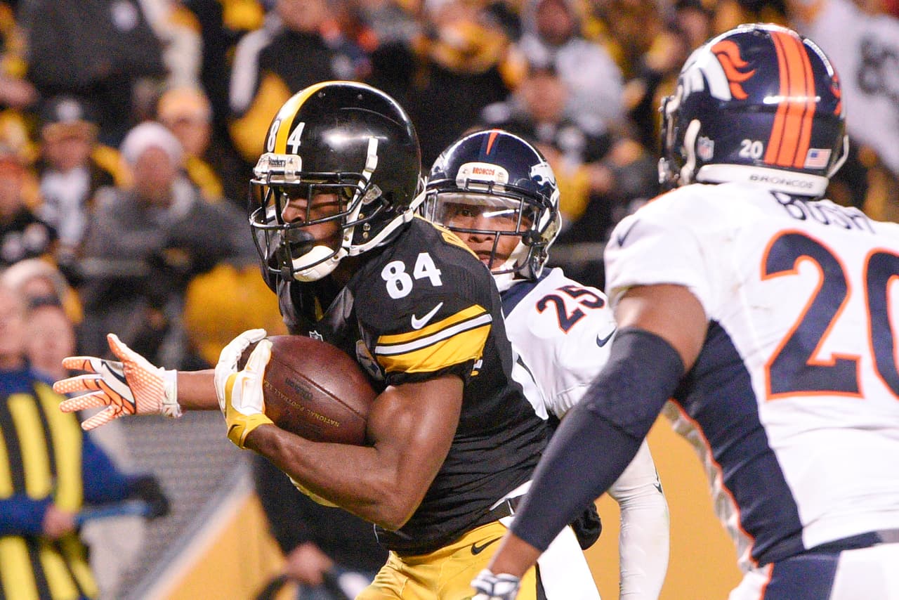 Los Pittsburgh Steelers vencieron 34 - 27 a los Denver Broncos luego de recuperarse de una desventaja de 17 puntos.