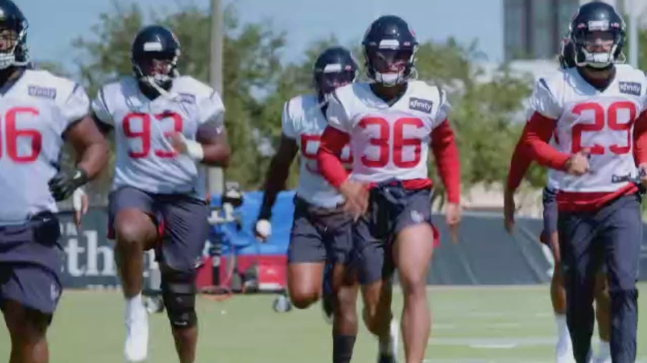 Los Houston Texans rinden homenaje a socorristas en su juego de apertura