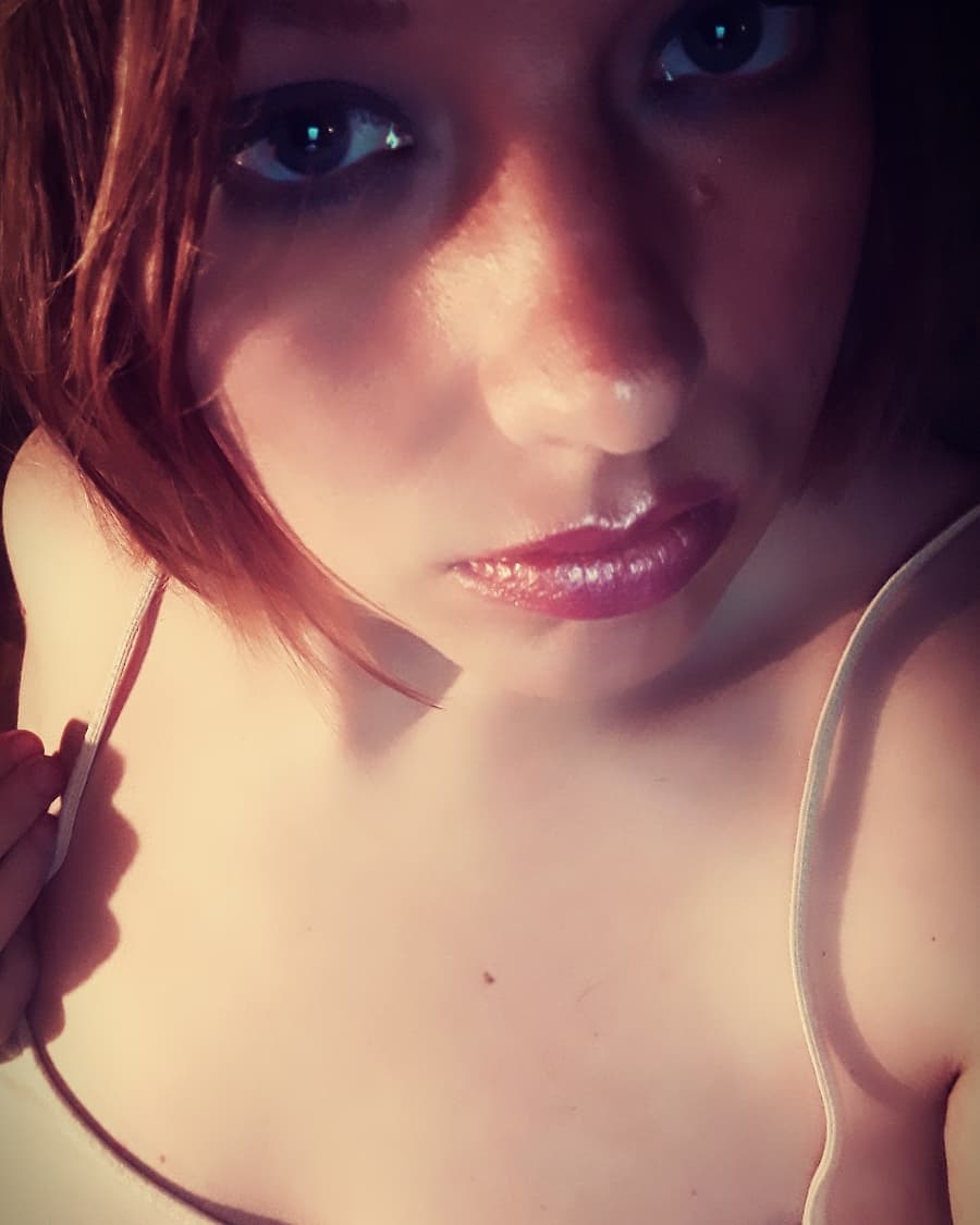 Wells, de 33 años, dijo que no alcanzó a durar ni siquiera dos semanas como empleada de la cadena de restaurantes de comida rápida, cuando fue sorprendida por la misma gerente que la había contratado.