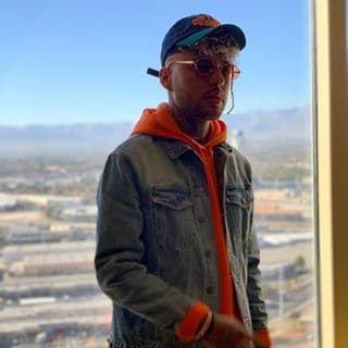 <b>9. Por qué un remix: </b>"Porque la gente siempre quiere más contenidos, pero sobre todo porque quieren escuchar sus canciones favoritas en las voces de varios artistas. Creo que un remix te da la oportunidad de hacer crecer una canción y de aprender, como artista, de quienes trabajan contigo".