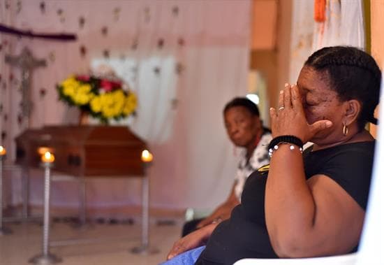 Los 'paras' la declararon "objetivo militar" y fue asesinada por sicarios frente a sus hijos