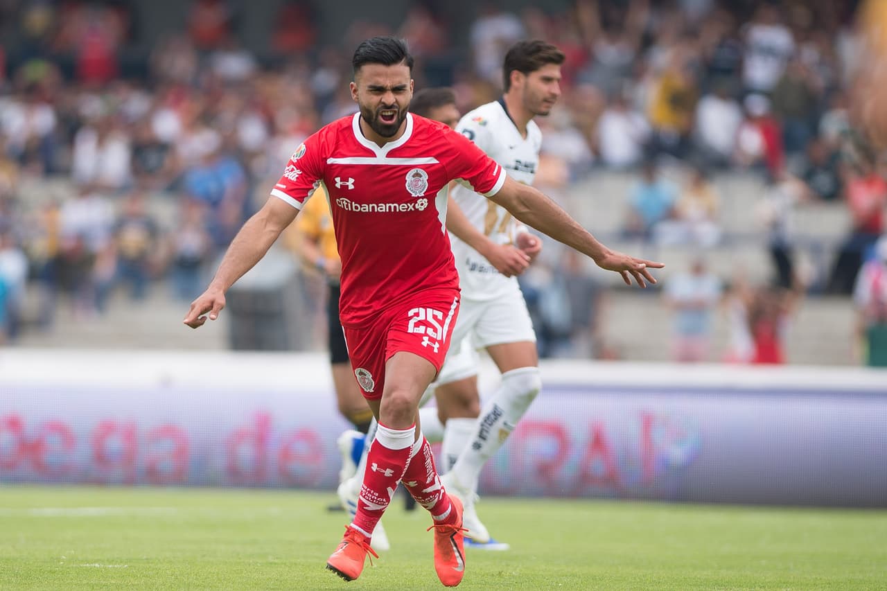 Pumas no contuvo a su rival y al minuto 16 del segundo tiempo, de penalto, Alexis Canelo anotó el empate 2-2. Igualdad en menos de cinco minutos.