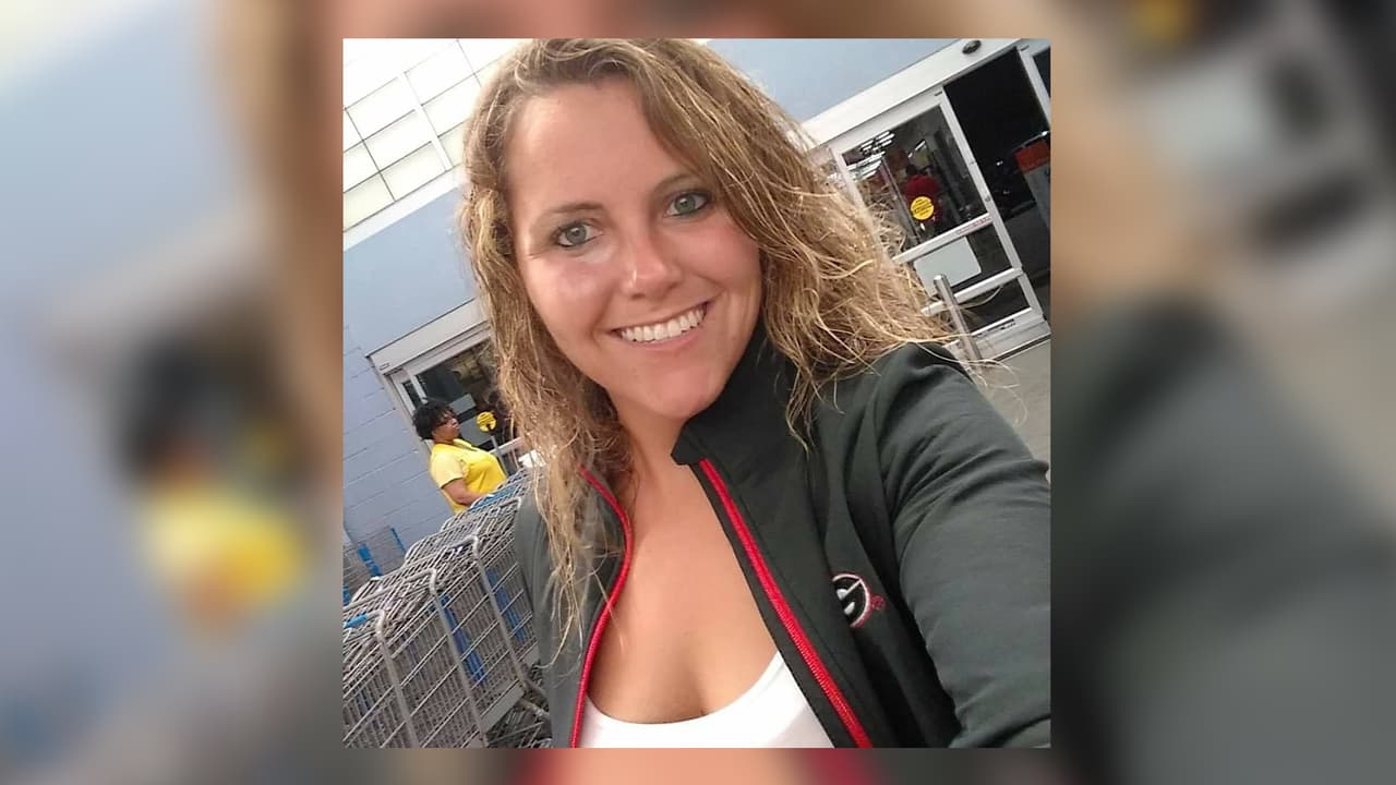 Las autoridades dicen que el Chevrolet Cavalier 2002 rosa brillante de Natalie Jones fue encontrado en Roosterville Road y Welcome Road en Roopville, el martes por la tarde.