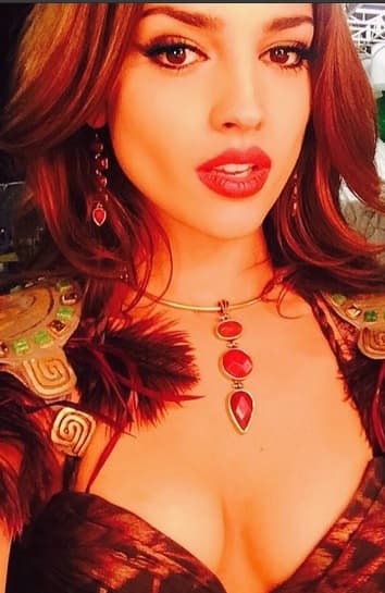 Para este papel Eiza contó que tuvo que subir algunas libras de más para que se le viera más 'pechonalidad'.