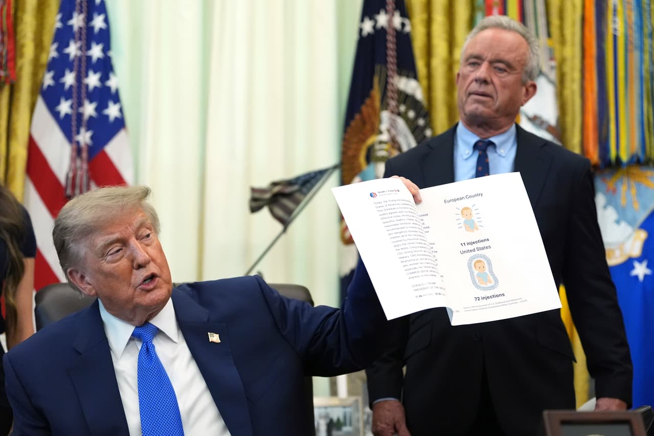 Trump firma orden ejecutiva para cambiar las recomendaciones de vacunas infantiles en Estados Unidos