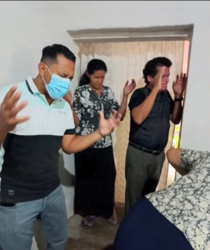 La gran parte de la ayuda económica ha venido desde las donaciones de feligreses de la iglesia del pueblo, pero necesitan más ayuda para que Misael tenga acceso a los mejores especialistas posibles, debido a que se le ha detectado que su corazón mide tres veces más de lo que debería, entre otros padecimientos.
<br>