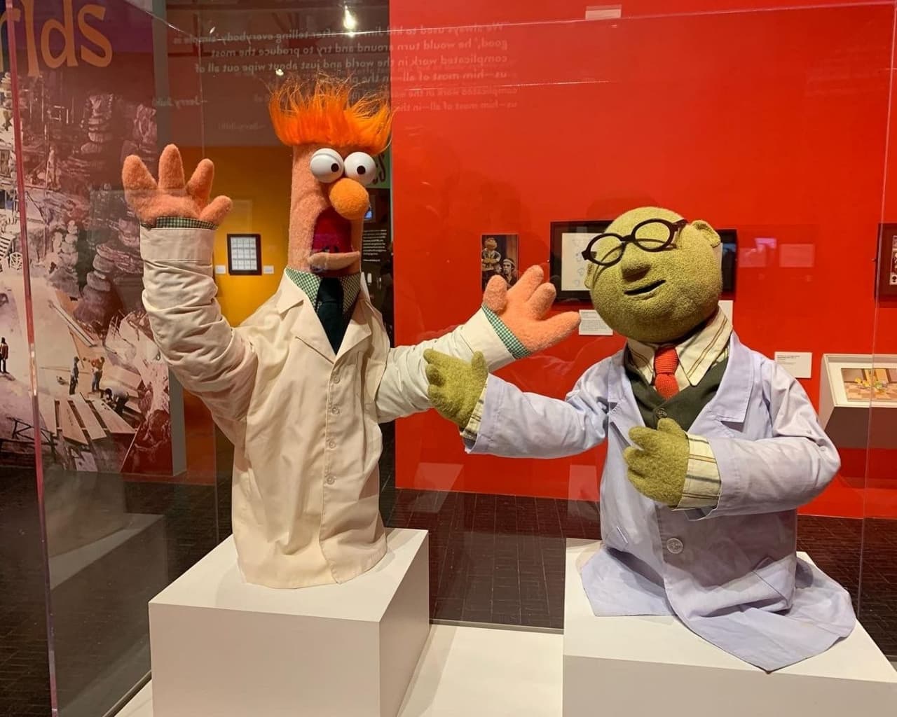 En esta exposición, además de ver a los personajes, también podrás armar tu propio títere y también hacer un video con las primeras técnicas que usaba Henson.
<br>