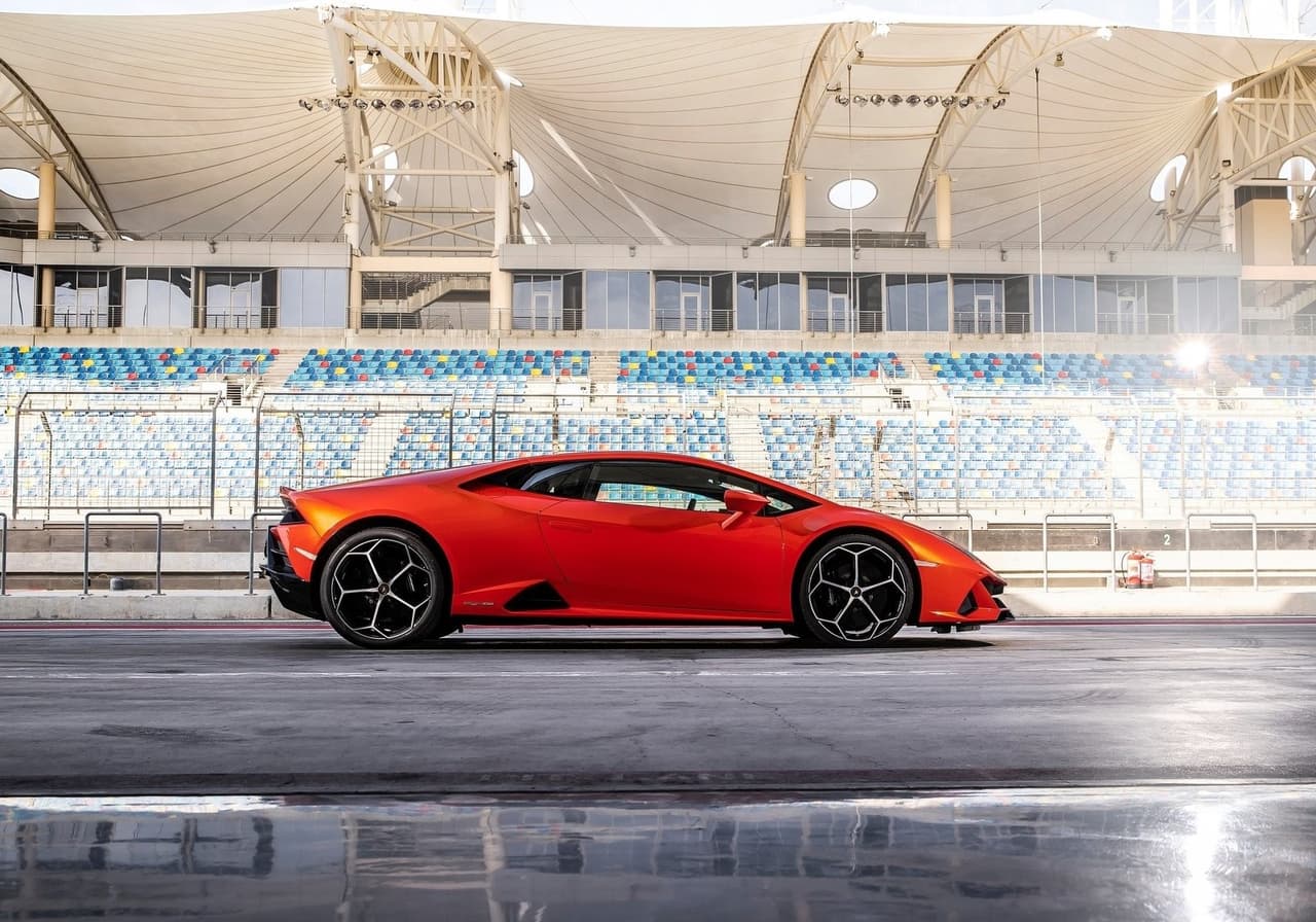 El Lamborghini Huracán es un modelo relativamente nuevo en el portafolio de la firma italiana, pues
<b>llegó en 2014 como el reemplazo del Gallardo</b>.