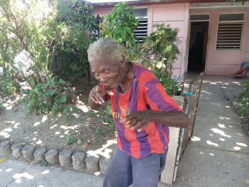 La mayoría de los mafuqueros se ganan la vida en el vertedero municipal. En la imagen, 'El Ballena'.