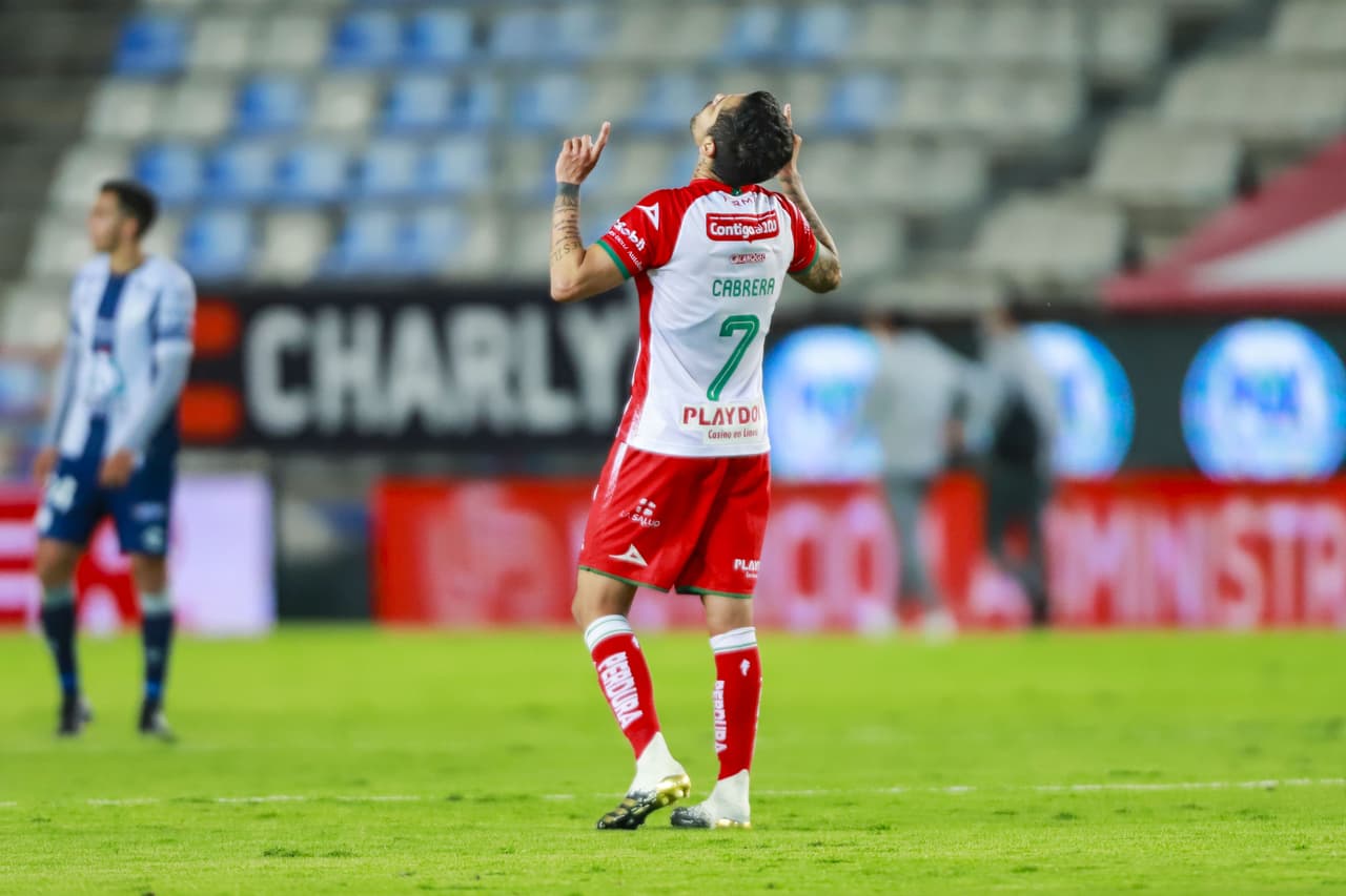 Necaxa le arrebató el resultado a Pachuca de último minuto | David Cabrera marcó el gol del agónico triunfo en tiempo de compensación; ambos estarán en la fiesta grande.