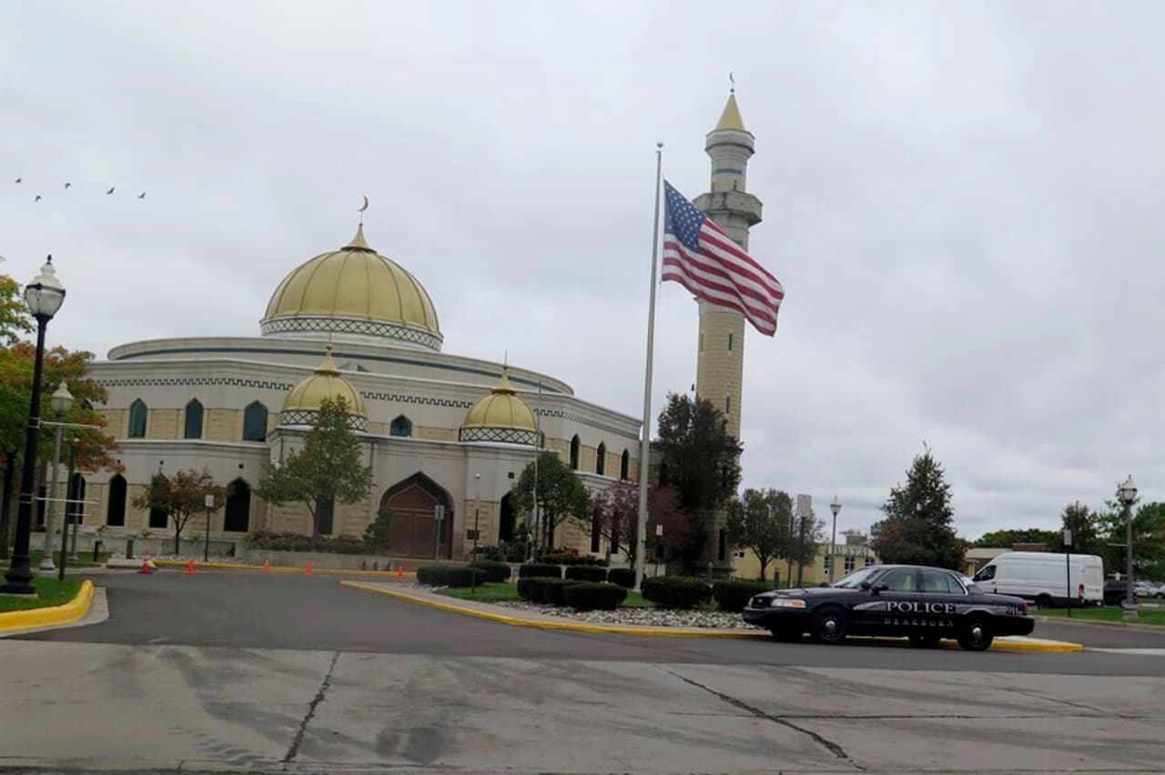 Un juez dictaminó que Estados Unidos puede deportar al líder de la mezquita más grande de Wisconsin por motivos de política exterior