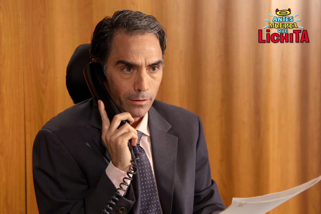 El abogado García interrumpe la luna de miel de Roberto para informarle que los Vidal están a punto de conseguir la custodia de Mateo.