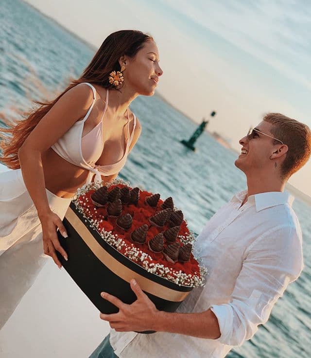 "Estábamos viviendo nuestro sueño, un amor puro, real, siempre llenos de amor y respeto el uno por el otro. Lo único que me reconforta en este momento es que sé que estabas feliz viviendo tu sueño, estabas demasiado feliz, pleno, viviendo un amor real".
<br>