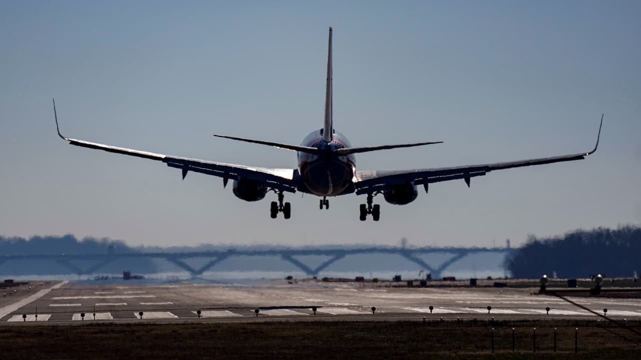 ¿El jet lag arruina tus vacaciones? Así puedes reducir sus efectos con tu alimentación