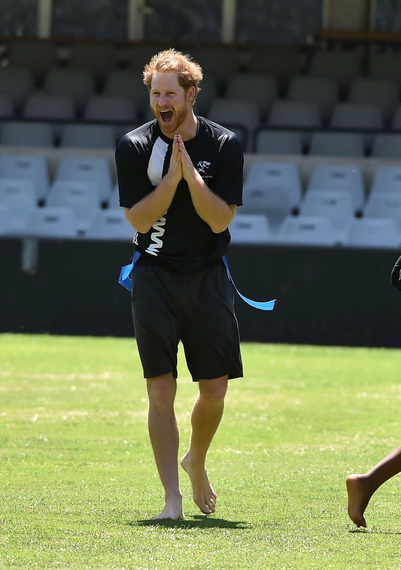 El Príncipe Harry jugando rugby en Sudáfrica