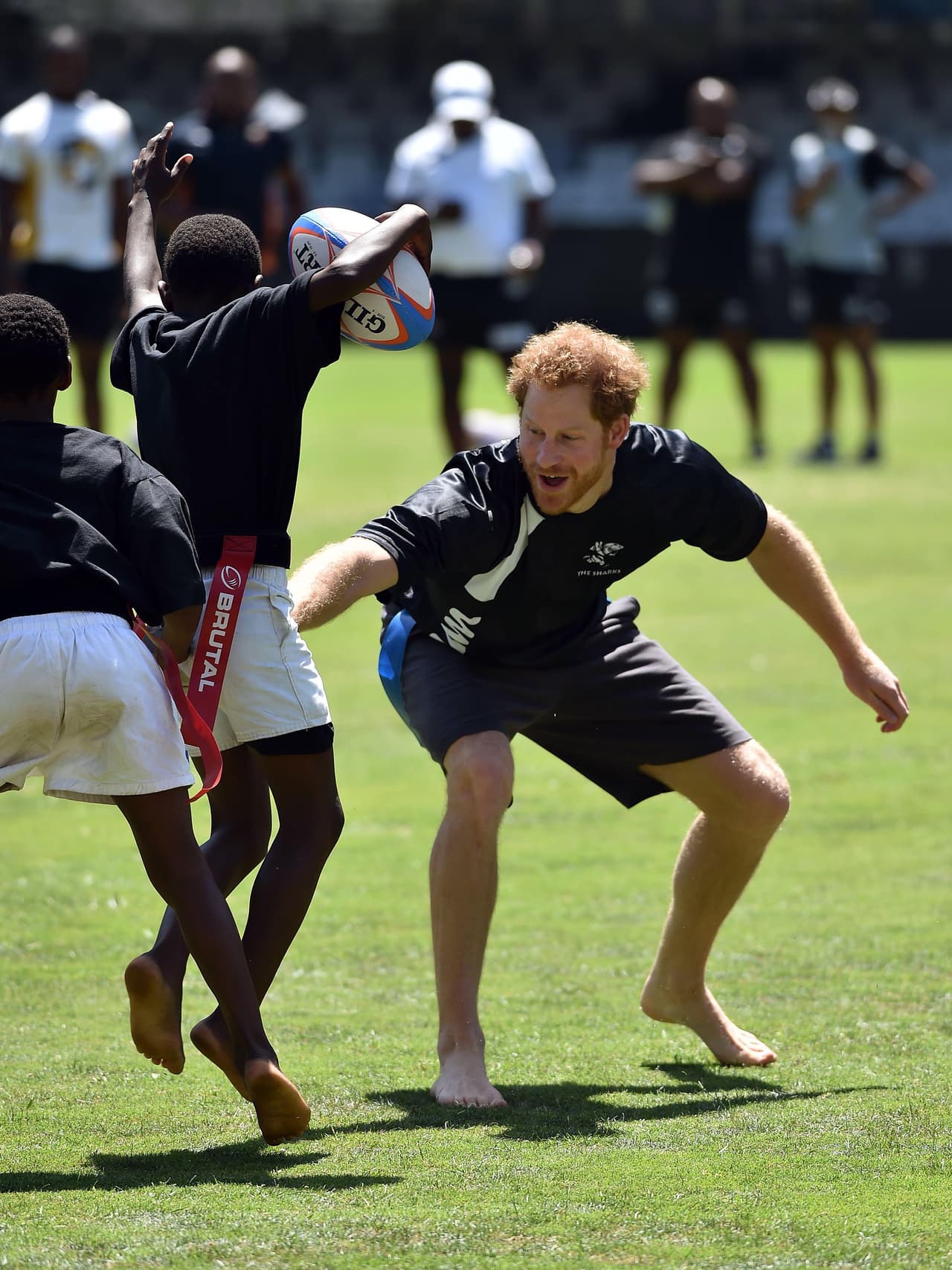 El Príncipe Harry jugando rugby en Sudáfrica
