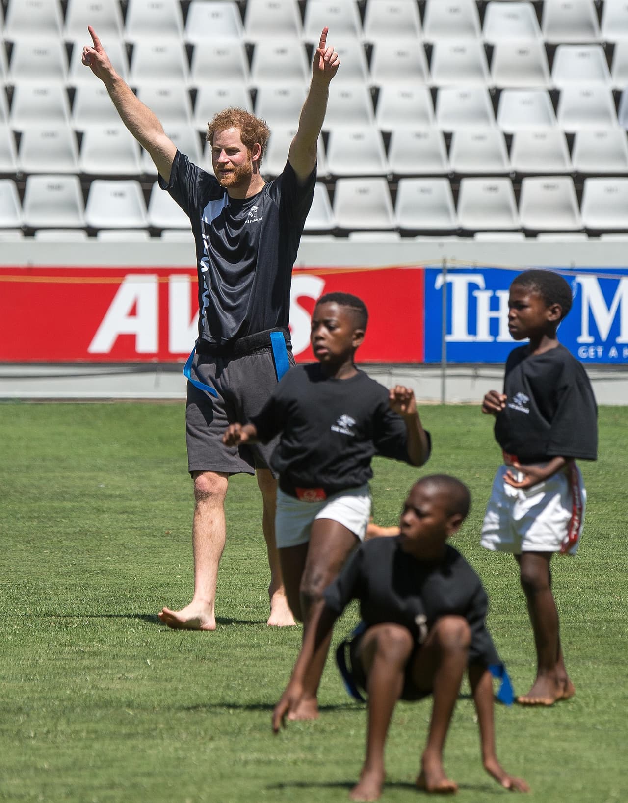 Celebrando la victoria.