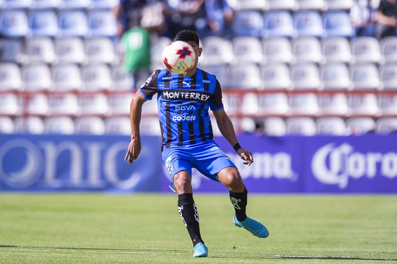 Gracias a un doblete de Luis Chávez y otro golazo de Roberto de la Rosa, el Pachuca dio cuenta de los Rayados.