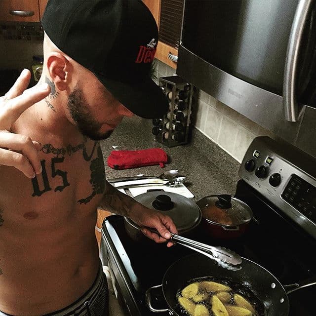 ¿Será que también disfruta de cocinarle a su "Princesa E"?