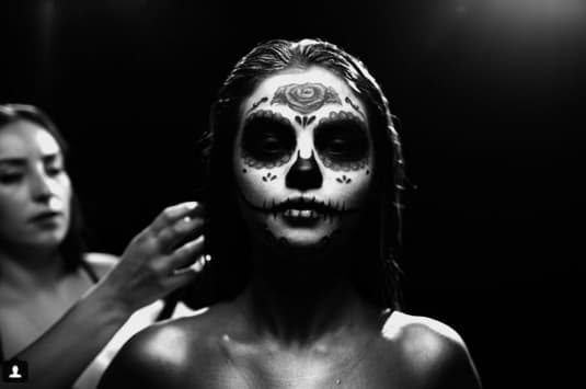 Con esta imagen, Selena Gomez anunció su 'Revival Tour', en el cual parece ser incluirá algunos detalles de inspiración mexicana.