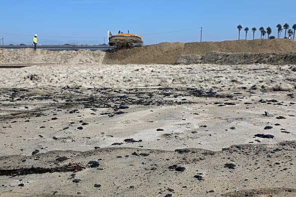 El masivo derrame ha sido catalogado por las autoridades locales como el peor desastre ecológico de los últimos 35 años en el sur de California.