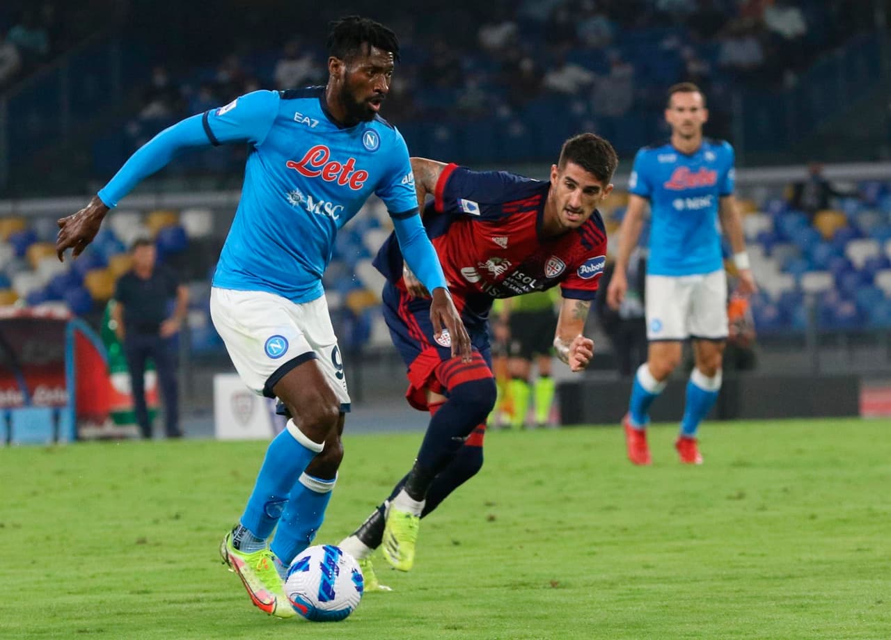 Con anotaciones de Victor Osimhen (11') y Lorenzo Insigne de penalti (57'), el Napoli se impone ante Cagliari 2-0 durante la Jornada 6 en la Serie A. Hirving Lozano jugó los 20 últimos minutos del encuentro y la escuadra 'Azzurra' sigue super líder de la tabla.