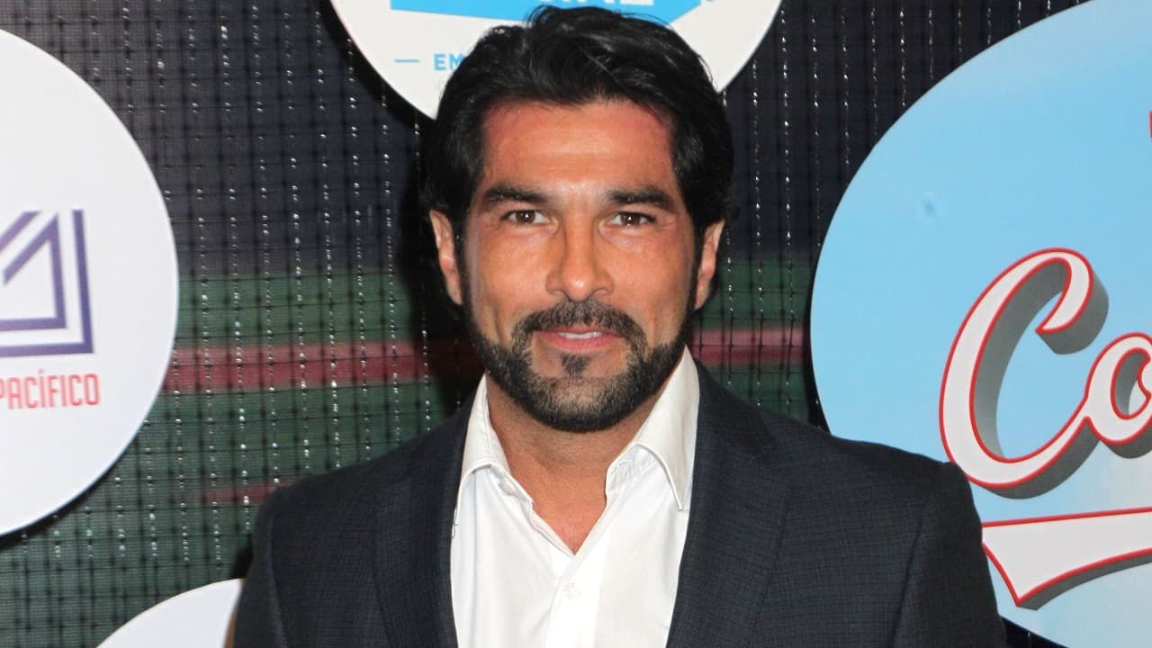 A Arturo Carmona le salió un hermano 'gemelo' que dejó impresionados a fans y famosos