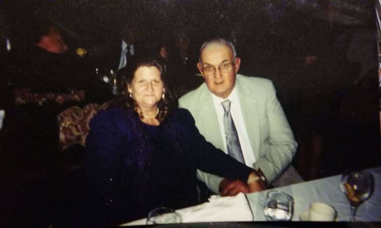 <b>Dennis Neil Johnson (de 77 años) y Sara Johns Johnson (de 68 años). </b>Llevaban 44 años de casados y desde hacía años asistían a la iglesia de Sutherland.
