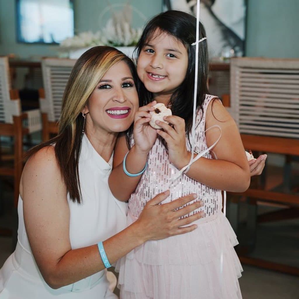 'Pichi', como le dice Ely de cariño, es una niña alegre y gran contadora de historias, ¿lo habrá heredado de su mamá?