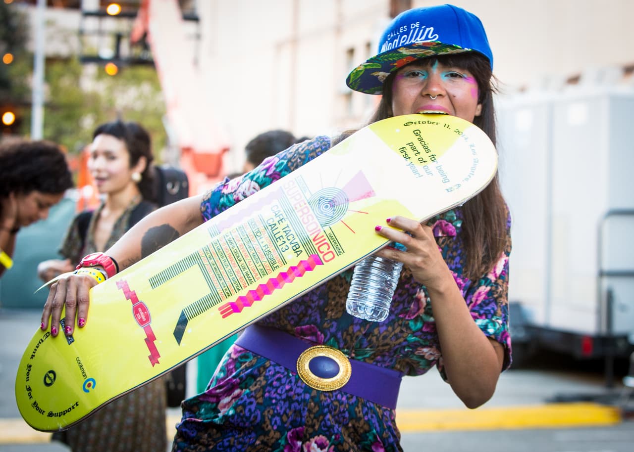 Damos un vistazo atrás a lo mejor del “Supersónico 2014”; moda, arte y mucha música hicieron parte de este gran festival y que este año promete mucho más, con artistas de la talla de Aterciopelados, Ximena Sariñana, Kinky, Nortec: Bostich & Fussible, para más info visita supersonico.me