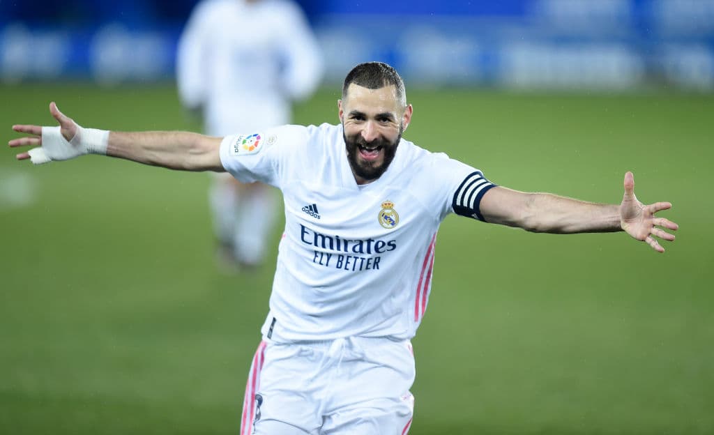 De la mano de Benzema, Real Madrid goleó al Alavés | Con esta victoria, los merengues ya acumulan nueve cotejos sin conocer la derrota en La Liga.