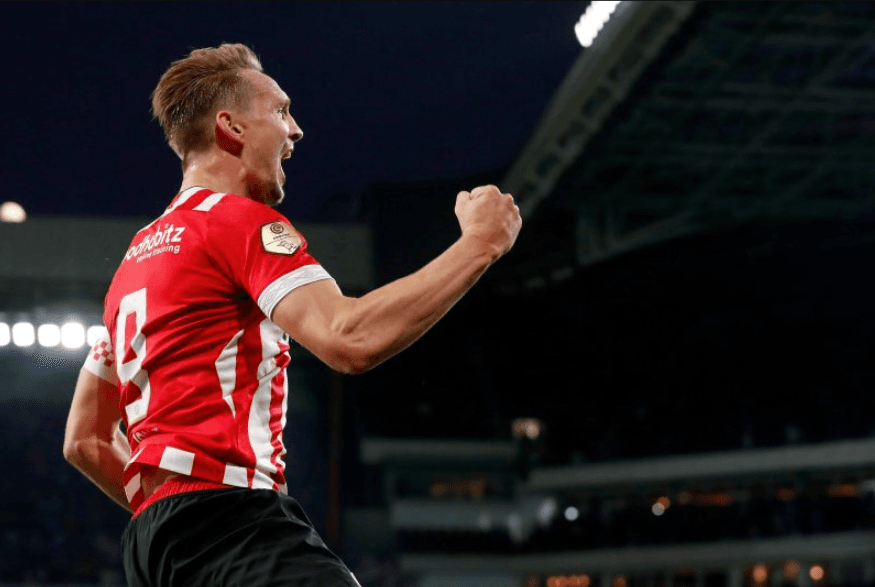 La figura del partido fue el delantero Luuk de Jong, quien se reportó con un doblete para el PSV.