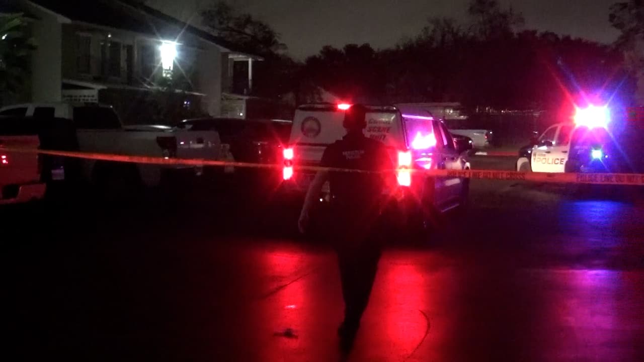 Matan a tiros a hispano tras una discusión en unos departamentos en el suroeste de Houston