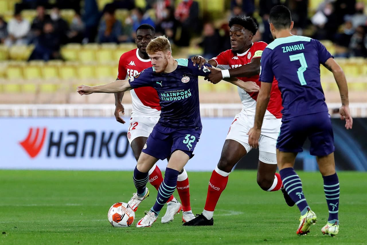 El PSV y AS Monaco se van con empate 0-0 durante jla cuarta fecha en la fase de grups en la UEFA Europa League. El mexicano 'Guti' Galaviz participó los 90 minutos del encuentro.