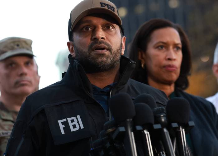 El director del FBI, Kash Patel, y la alcaldesa de Washington, Muriel Bowser.
