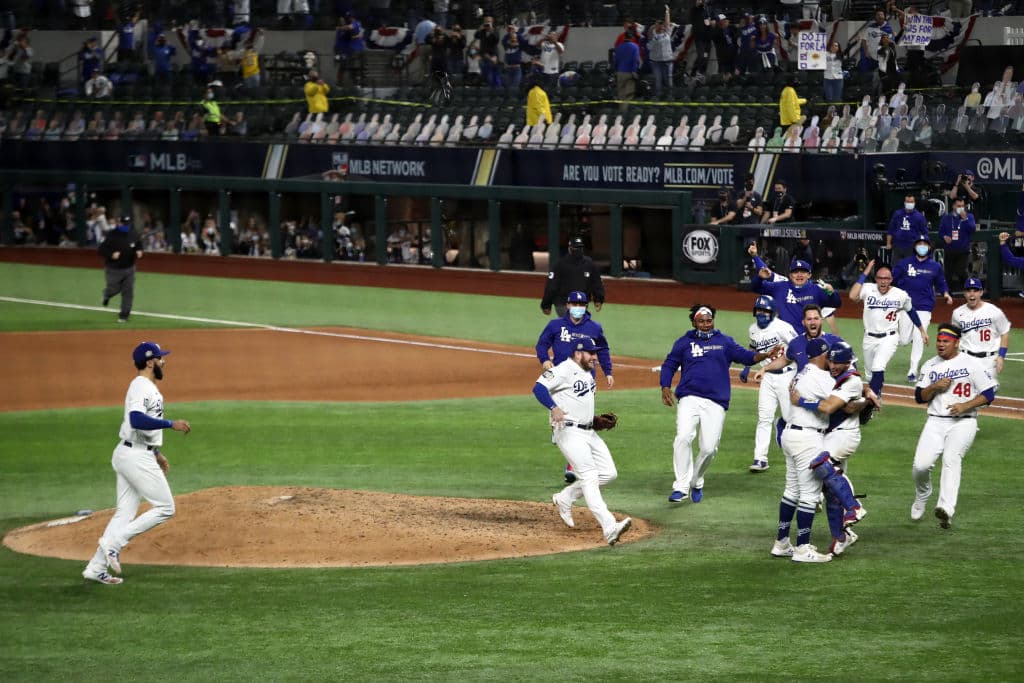 Todo es felicidad en Los Angeles, luego de que los Dodgers consiguieran el tan anisado título de Serie Mundial al derrotar a los Tampa Bay Rays.
