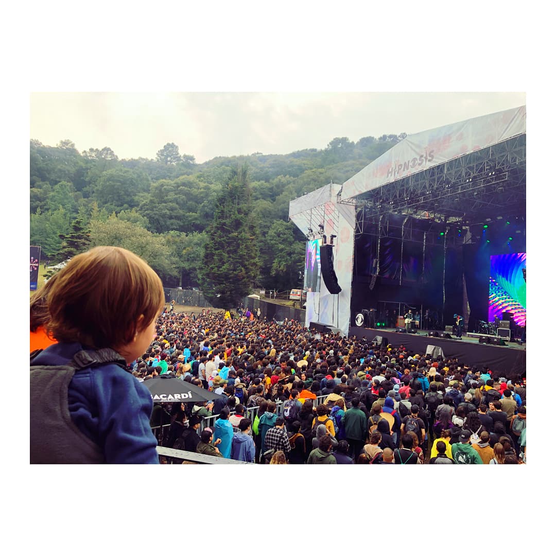 "¡Apoyando a Pipo! Nos sentimos súper orgullosos de este gran festival #Hipnosis2018. Es el claro ejemplo de que los sueños se cumplen.
<b> </b>Hace unos años era una idea en la cabeza de Pipo y hoy ya estamos aquí", escribió Michelle en su cuenta de Instagram.