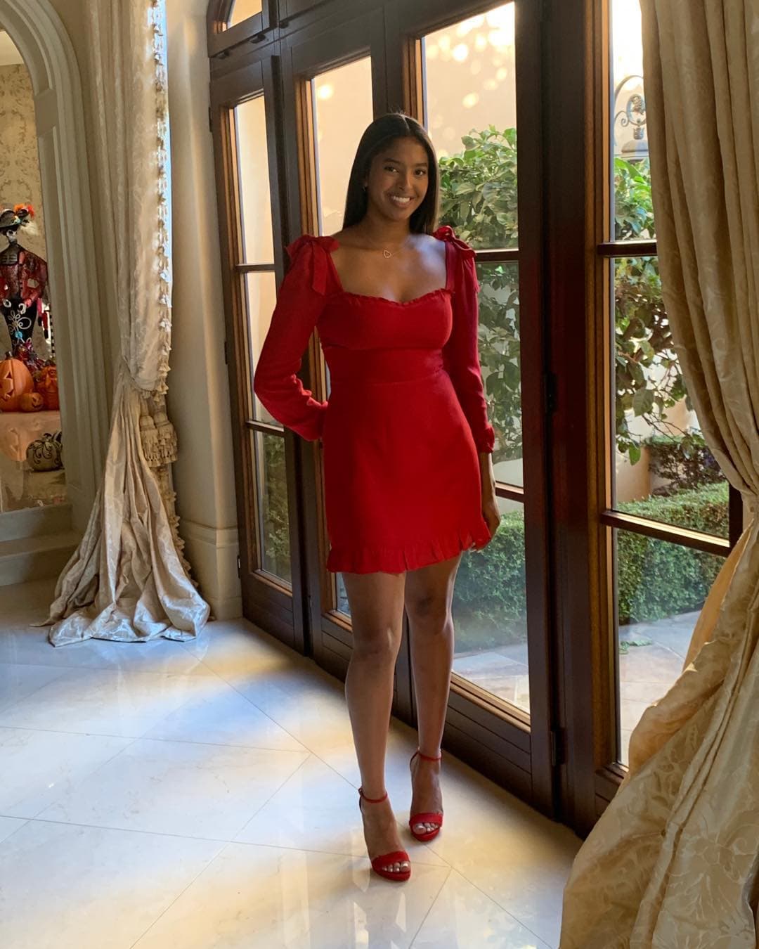 Ella tiene 17 años, nació el 19 de enero del 2003 y es aficionada al volleyball.