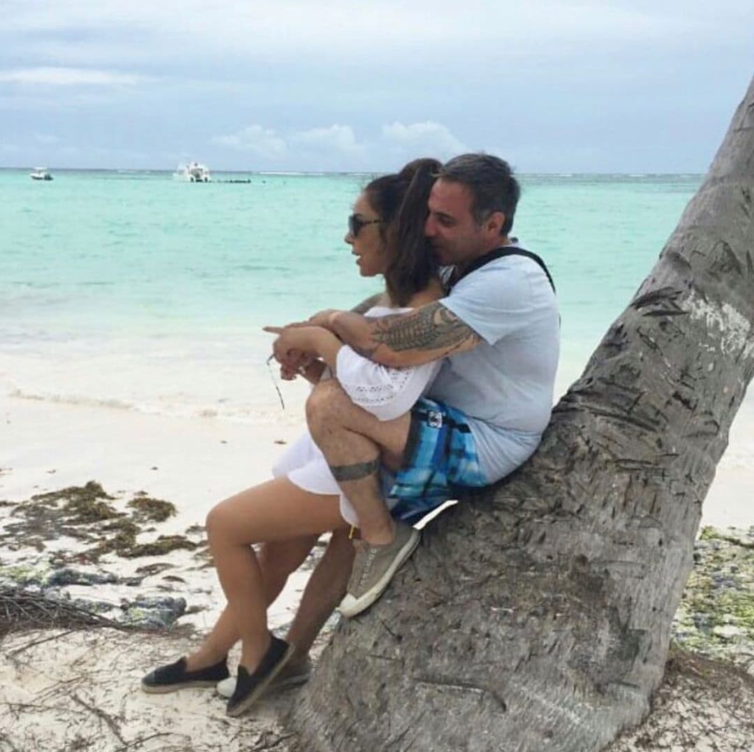 La pérdida de un bebé después de contraer matrimonio con Steve Cutuli, y el fallecimiento de su prima hermana Marilyn Pujols, afectan a la reportera de El Gordo y La Flaca.