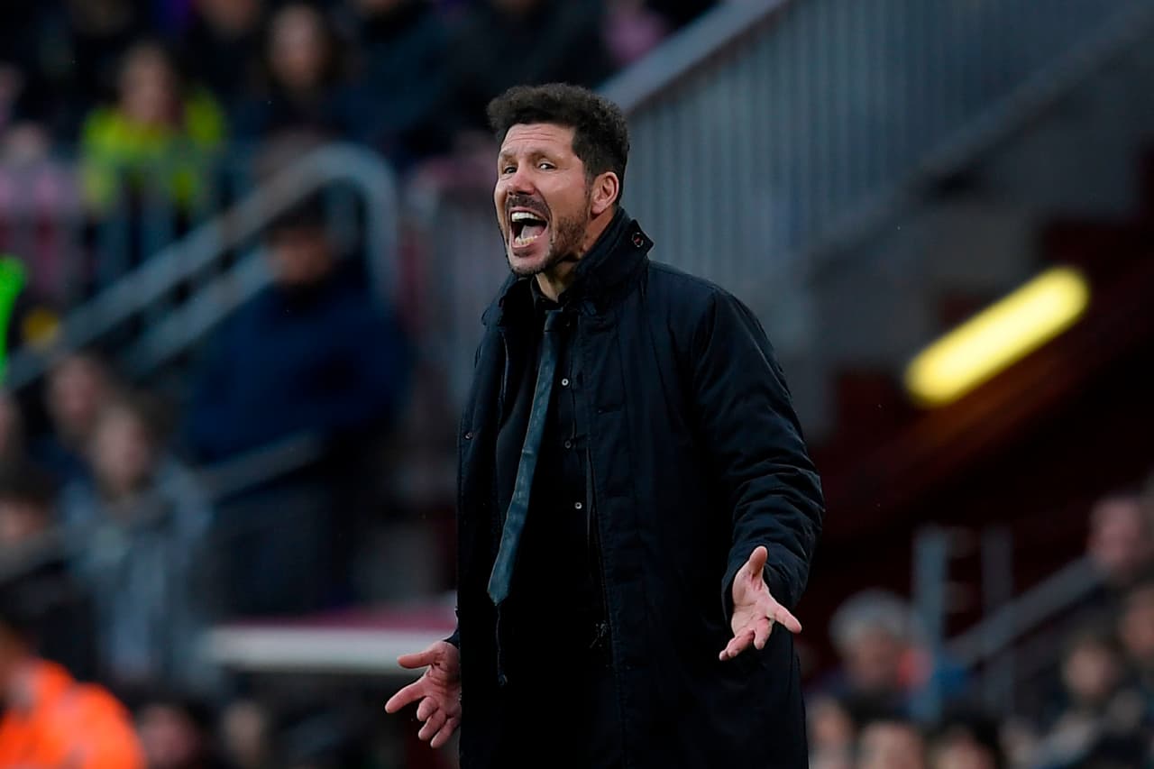 Diego Simeone vivió el encuentro con la intensidad que le caracteriza, pero en esta ocasión no le alcanzó para sumar ante los blaugranas.