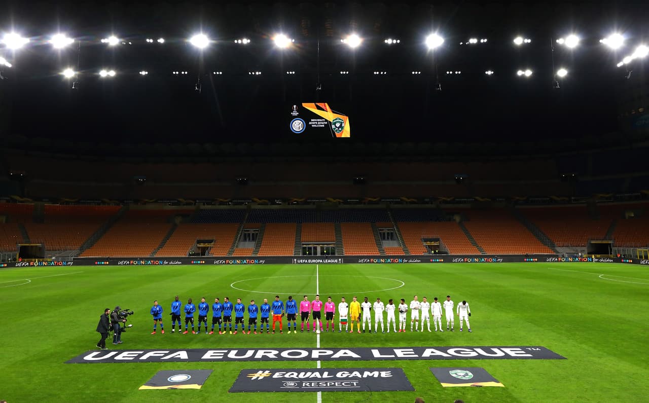 Gradas vacías en el estadio Giuseppe Meazza de Milán en el juego de Europa League disputado entre el FC Internazionale y el PFC Ludogorets Razgrad el 27 de febrero de 2020.