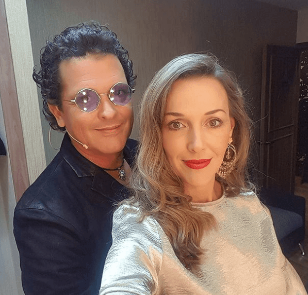 La esposa de Carlos Vives, Claudia Elena Vásquez, también asistió al evento.